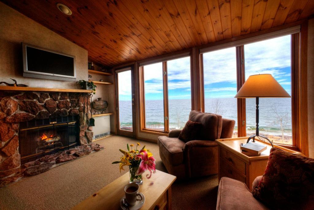 Bluefin Bay On Lake Superior Tofte Rum bild